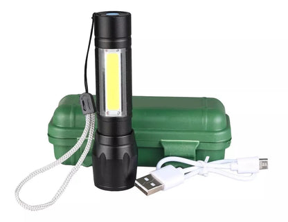 Mini linterna USB  ”PocketLight®️” -  Ilumina tu camino, estés donde estés